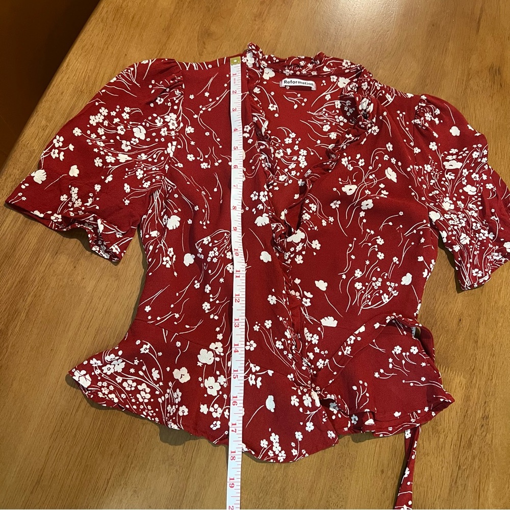 Reformation Caprice Floral Wrap Top in Bryce size XS - Picture 10 of 11